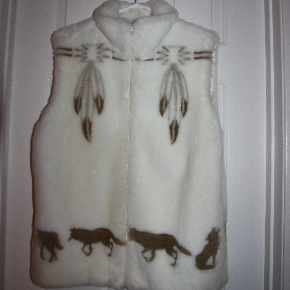 Canadiana furry vest with wolves running around it!!